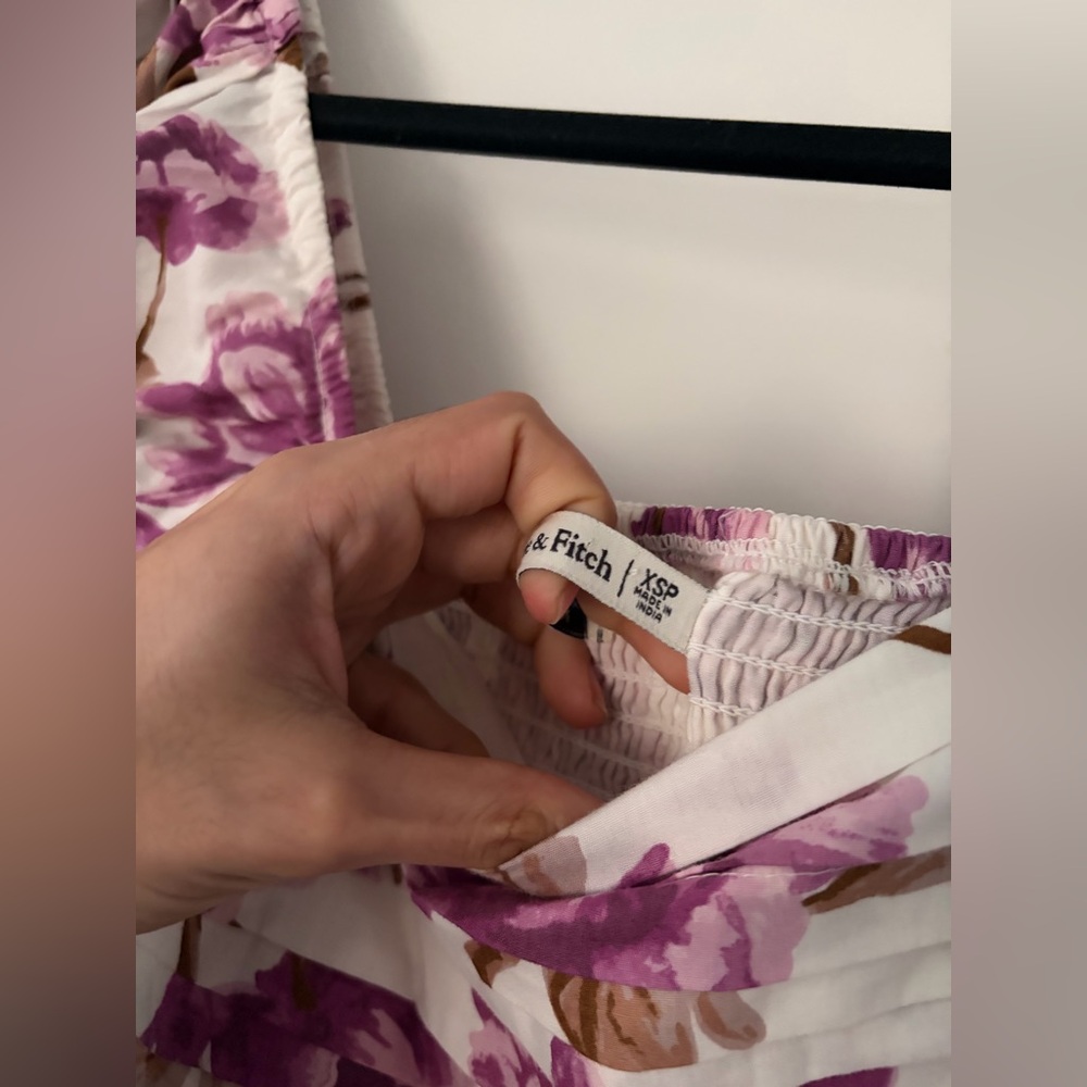 Abercrombie & Fitch Emerson Poplin Puff Sleeve Midi Dress in a floral print XSP - Picture 6 of 12
